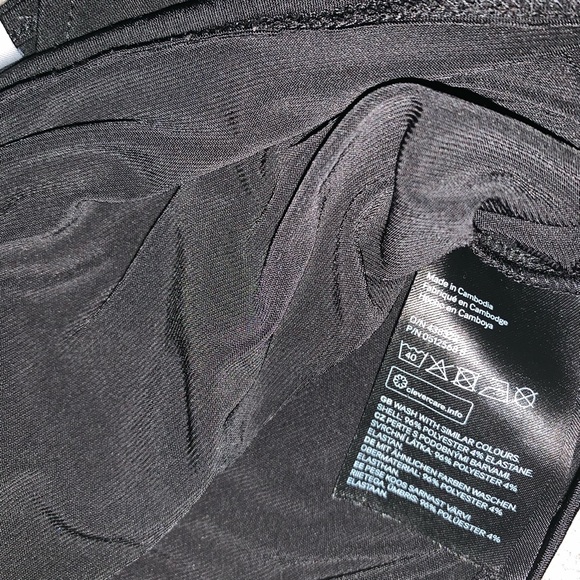 H&M Black V-Cut Crop Top Size S - Picture 4 of 8